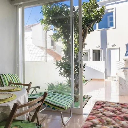 2 Bedroom House&garden Lounge