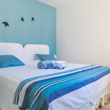 Daire 2 Bedroom House And Garden Lounge